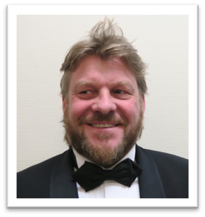 Robert Duvier style=